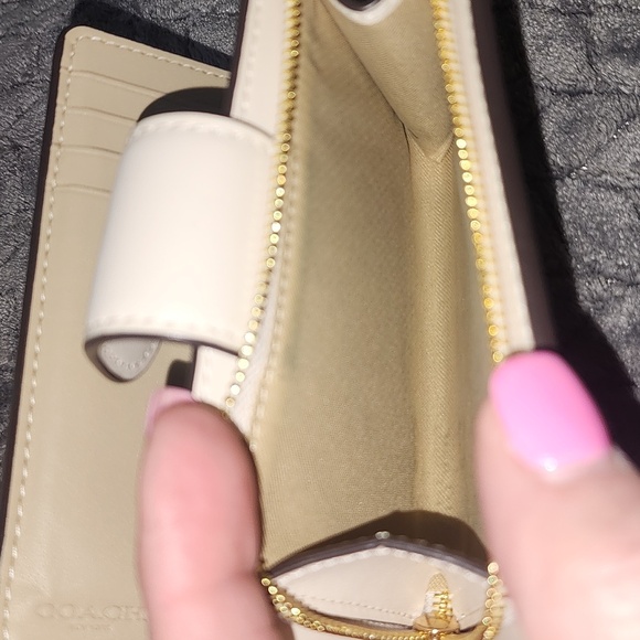 Coach New York Strawberry Cream Snap Wallet Zip Pouch ID - Picture 6 of 8